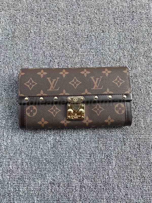 LV Wallets 146